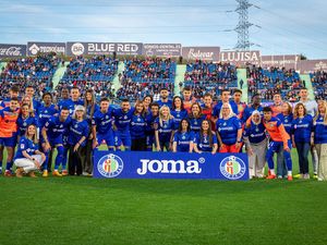 So Sweet! Getafe Undang Emak-emak Dampingi Pemain di Hari Ibu