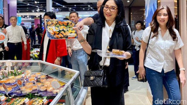 Oishiwa Transmart Central Park Resmi Dibuka, Ada Promo Salmon Hemat!