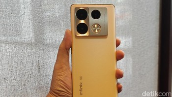 Untuk pilihan warna, Note 40 Pro 5G akan hadir dalam Vintage Green dan Titan Gold. Foto: Adi Fida Rahman/detikINET
