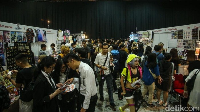 Keseruan Wibu Ramai-ramai Kumpul di AFA ID 2024 Sejumlah penggemar anime (wibu) memadati acaraΒ Anime Festival Asia Indonesia (AFA ID)Β di JCC, Jakarta, Sabtu (4/5/2024).