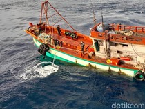 Lepas Tembakan! KKP Tangkap Kapal Nelayan Vietnam di Natuna