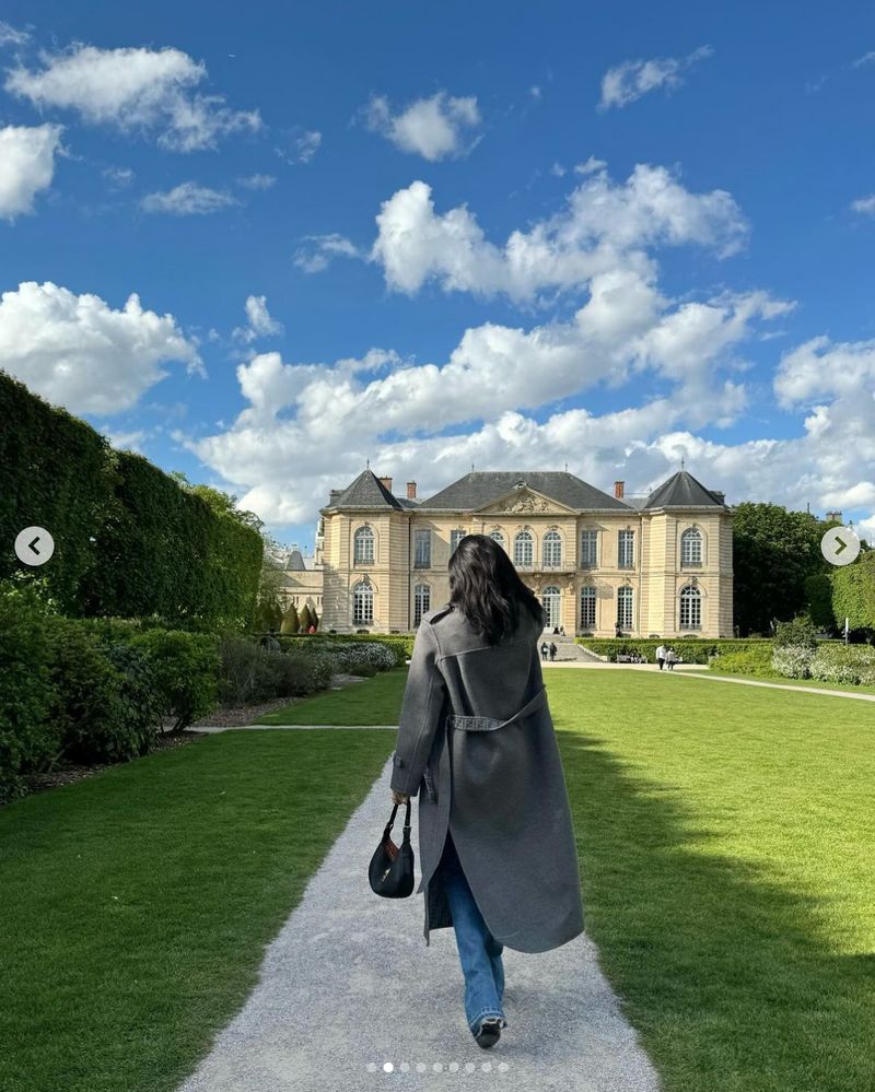 Lisa BLACKPINK diduga mengkonfirmasi rumor pacarannya dengan Frederic Arnault lewat foto ini.