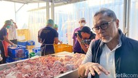 Zulhas Tinjau RPH di Jaktim, Soroti Harga Potong Ayam Terlalu Murah