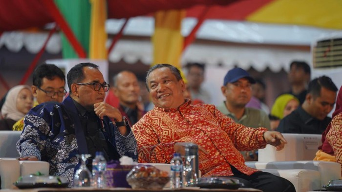 Menhub Budi Karya dan Pj Gubernur Riau SF Hariyanto
