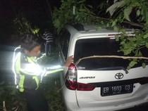 Mobil Angkut 4 Penumpang Masuk Jurang di Labuan Bajo