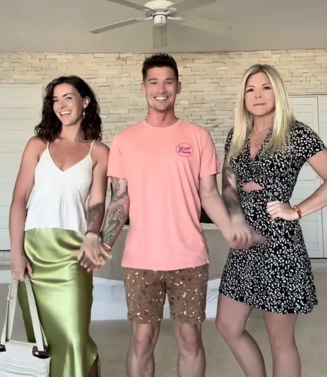 “Hal ini sering kali memicu reaksi kebencian, terutama ketika orang menemukan sesuatu yang baru. Terkadang rasanya seperti orang lain mencari drama atau mengolok-olok hubungan kami,” ungkap Alana, seperti dikutip dari Page Six.  Foto: Dok. Instagram/@campthrouple