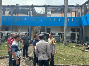 Gedung Asrama di SMA 3 Kayu Agung Ludes Terbakar Diduga Korsleting Listrik