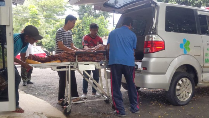 Rizky Abdul Salam Al Qolili, tewas dengan luka bacokan pada wajah dan badannya.