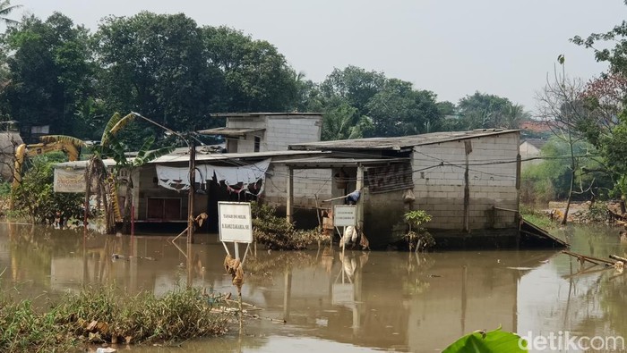 Banjir di Depok 5 Bulan Tak Surut, Warga: Kalau Hujan Capai 3 Meter
