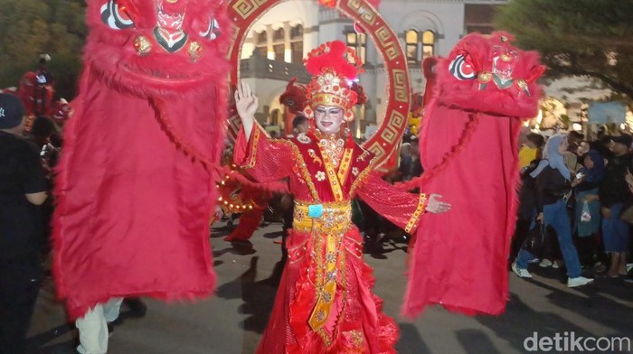 Defile di Semarang Night Carnival