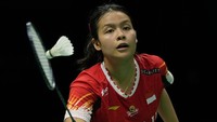 Sampai akhirnya partai kelima pun harus dimainkan. Lewat rubber game, Komang Ayu Cahya Dewi yang menjadi tunggal ketiga tim Uber Indonesia berhasil menang rubber game untuk membuat Indonesia unggul 3-2 melawan Korea Selatan di semifinal Uber Cup 2024. (AP Photo/Ng Han Guan)