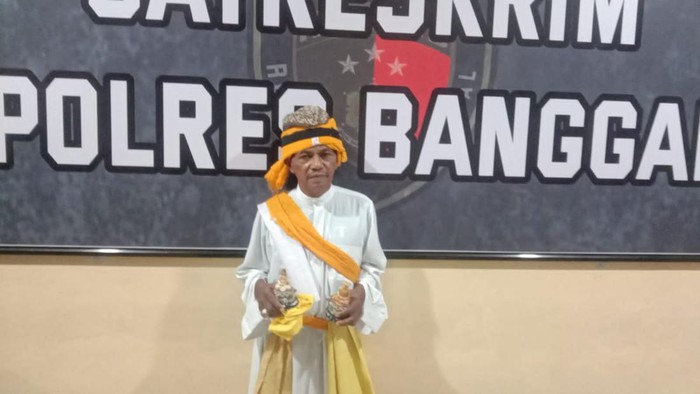 Tampang dukun pelaku penipuan modus menggandakan uang dan mengajak korbannya berhubungan badan di Banggai, Sulteng. Dokumen Istimewa
