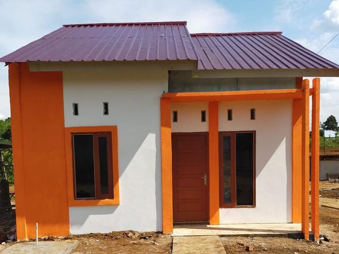 Tampilan depan rumah di Black Taba Sejahtera.