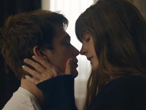 8 Rekomendasi Film Komedi Romantis, Bikin Baper Sambil Senyum-senyum