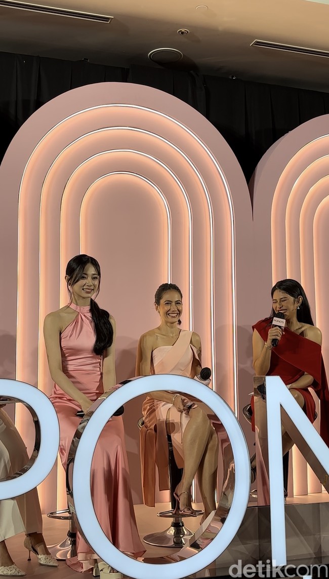 Tahun ini, Tzuyu TWICE resmi bergabung dalam keluarga besar Pond’s menyusul Dian Sastrowardoyo dan Pevita Pearce. Foto: dok. R Chairini Putong/Wolipop