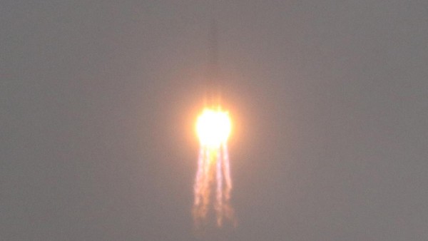 Momen Wahana Change-6 Milik China Meluncur ke Bulan