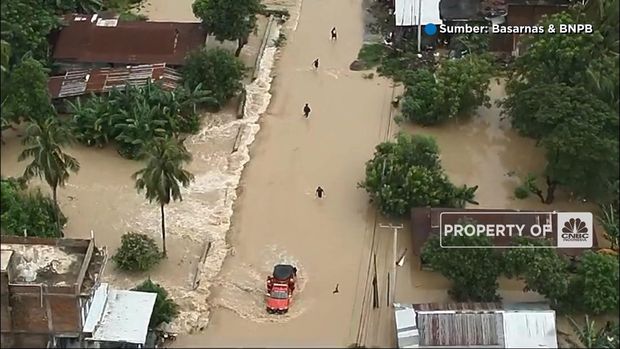 Sebanyak 14 warga meninggal dunia akibat banjir dan longsor yang terjadi di Kabupaten Luwu, Provinsi Sulawesi Selatan. Banjir dan longsor terjadi pada Jumat (3/5) pukul 01.17 WITA.