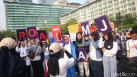 Aktivitas manusia yang tidak ramah lingkungan memicu laju pemanasan global dan perubahan iklim.