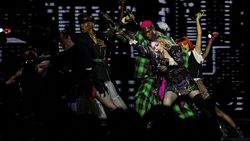 Aksi Panggung Madonna di Konser Penutup Tur Dunia