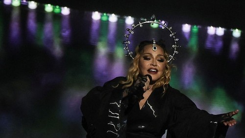 Madonna performs during a concert at the Copacabana beach in Rio de Janeiro, Brazil May 4, 2024. REUTERS/Pilar Olivares
