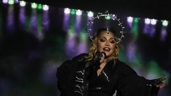 Aksi Panggung Madonna di Konser Penutup Tur Dunia Aksi Panggung Madonna di Konser Penutup Tur Dunia
