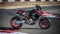 Secara teknis Ducati Hypermotard 698 Mono dirancang dan dibuat untuk mencapai performa maksimal di aspal yang dilengkapi dengan Superquadro  Mono baru, mesin mampu menghasilkan tenaga maksimum 77,5 dk dan putaran maksimum 10.250 rpm. Foto: Dok. Ducati Indonesia