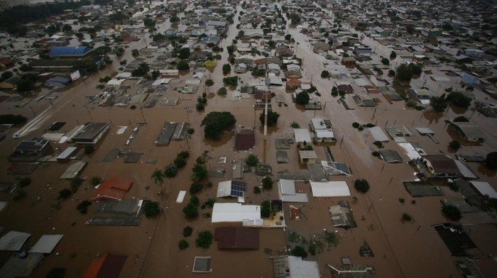 Foto Udara Parahnya Banjir yang Menerjang Brasil General view shows an area affected by the floods in Canoas, at the Rio Grande do Sul state, Brazil, May 4, 2024. REUTERS/Renan Mattos