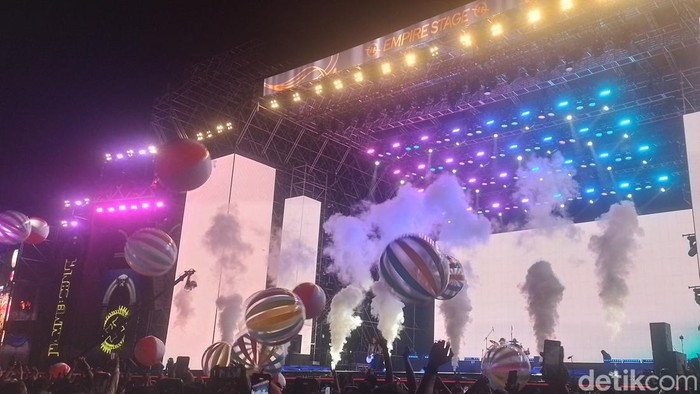 Hammersonic 2024 dimeriahkan oleh Saosin dan A Day To Remember di hari pertama, Sabtu (4/5/2024), di Pantai Carnaval Ancol, Jakarta Utara.