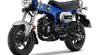 Di luar ubahan warna, spesifikasi Honda Dax 125 masih sama seperti pendahulunya. Mesinnya pakai kapasitas 125 cc dan sistem gigi 4 percepatan, memberi pengendaraan  yang mudah dan menyenangkan dengan rem cakram depan dan belakang, dan sistem pengereman ABS yang mencegah  penguncian roda depan. Foto: Dok. Honda Thailand