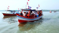Salah satu daerah yang dikenal sebagai pintu masuk lalu lintas perdagangan laut Nusantara sejak berabad silam yaitu Pelabuhan Karangantu yang terletak di Serang, Banten.