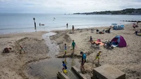 Selama beberapa tahun terakhir, masyarakat Inggris telah melihat pantai-pantai yang ditutup. Mereka tak dapat berenang pada puncak liburan akhir pekan musim panas.