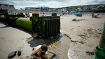 Potret Teror Tinja yang Menjijikkan di Pantai Inggris