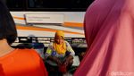 Potret Pasar Ekstrem Surabaya yang Dekat Rel Kereta Api