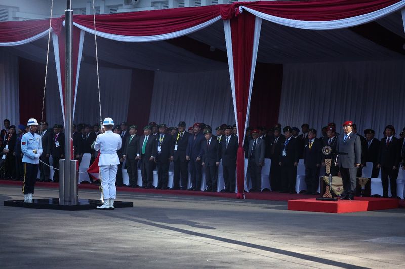 Menhan Prabowo Subianto memimpin upacara parade senja di Kemhan (dok. Ist))