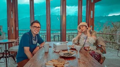 Momen Eko Patrio Makan di Warung Kaki Lima hingga Resto Bintang Lima