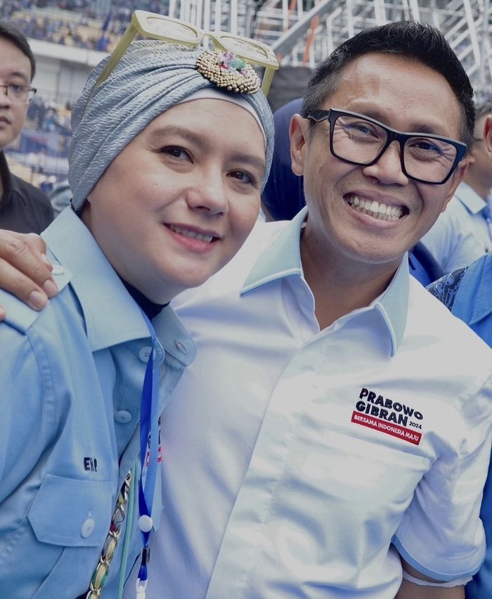 Momen Eko Patrio Makan di Warung Kaki Lima hingga Resto Bintang Lima Momen Eko Patrio Makan di Warung Kaki Lima hingga Resto Bintang Lima