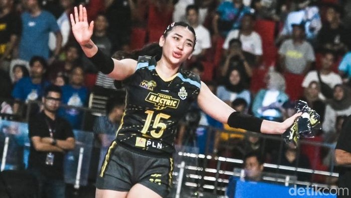 Pemain Jakarta Electric PLN, Yolla Yuliana dalam laga pekan kedua PLN Mobile Proliga 2024 Semarang.