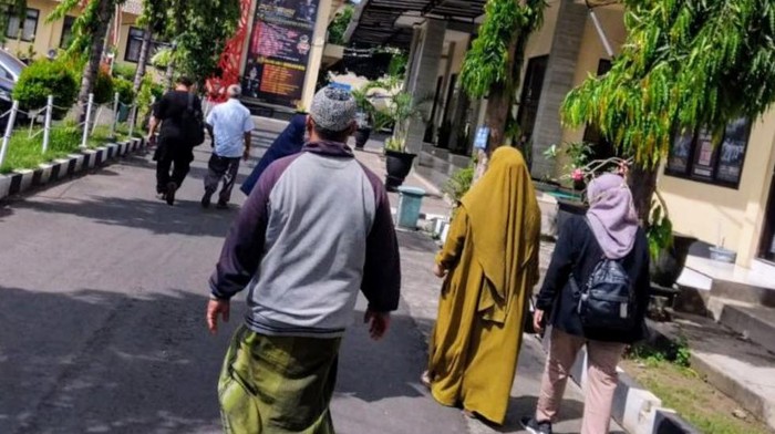 Penipuan biro umrah di Situbondo