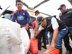Helikopter Bawa Bantuan Tiba di Latimojong Luwu, 8 Korban Longsor Dievakuasi