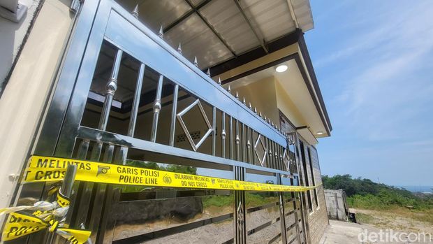 Rumah tempat pembunuhan Ceceu alias Ajo Sutarjo di sebuah perumahan Desa Citepus, Kecamatan Palabuhanratu