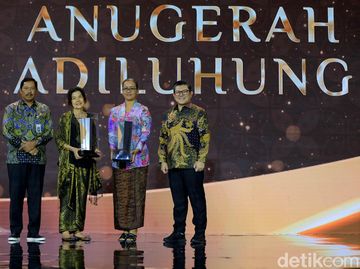 Anugerah Adiluhung untuk Jasa Istimewa Sultan HB IX dan Dokter Lo