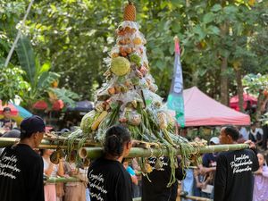 Tasyakuran Kemenangan Prabowo-Gibran dengan Grebeg Tumpeng