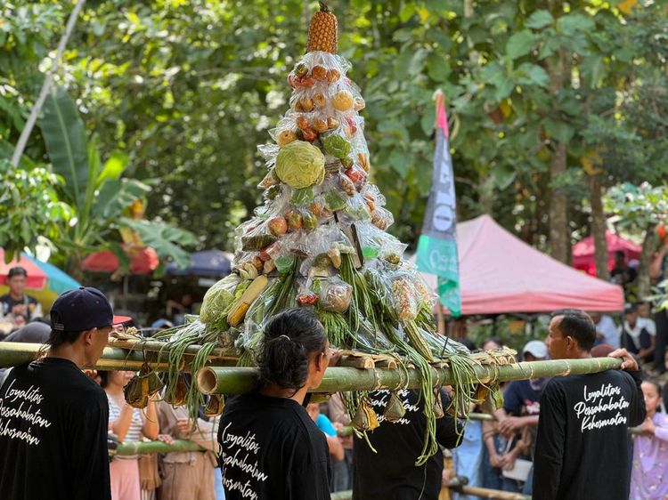 Tasyakuran Kemenangan Prabowo-Gibran dengan Grebeg Tumpeng