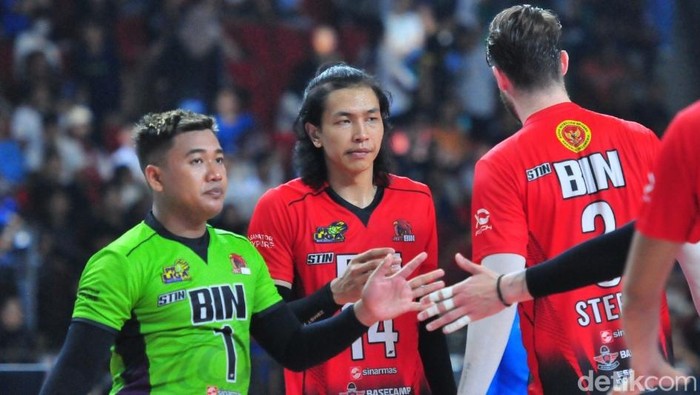 Tim voli putra, Jakarta STIN BIN dalam laga Proliga 2024 di GOR Jatidiri Semarang.