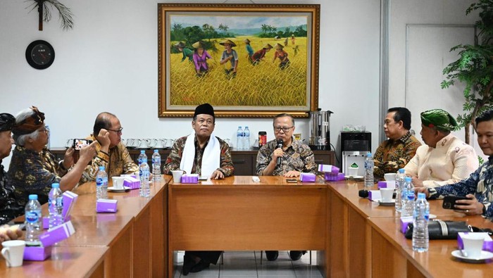 Tokoh Lintas Agama Siap Mengawal Pemerintahan Baru Tokoh lintas agama di Indonesia yang tergabung dalam Forum Peduli Indonesia Damai (FPID) siap mengawal pemerintahan baru hasil Pemilu 2024.