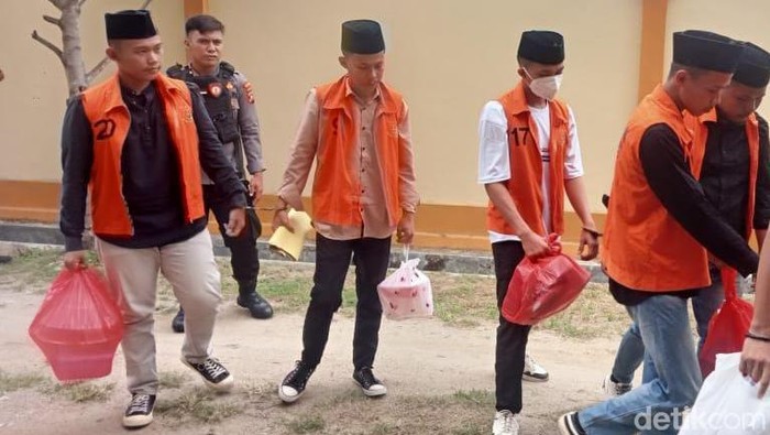 5 Terdakwa kasus tewasnya mahasiswa IAIN Gorontalo saat pengkaderan. detikcom/Apris Nawu