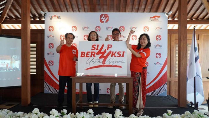 Astra Dukung UMKM Naik Kelas Astra mendukung pengembangan masyarakat melalui Yayasan Dharma Bhakti Astra (YDBA). YDBA fokus pada upaya pengembangan UMKM Indonesia agar naik kelas.
