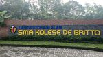 Asyiknya Jogging Sambil Menikmati Kesejukan Lab Alam SMA de Britto