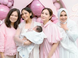 6 Foto Raffi-Nagita Gelar Akikah Baby Lily, Wajah Bayinya Tak Lagi Ditutupi
