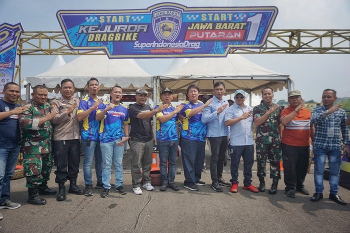 Bupati Karawang Aep